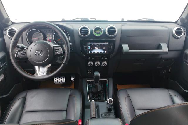 BAIC BJ40 2016 40 L 2.3 T AT 4 WD — фото 11