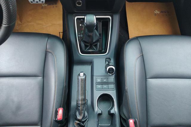 BAIC BJ40 2016 40 L 2.3 T AT 4 WD — фото 14