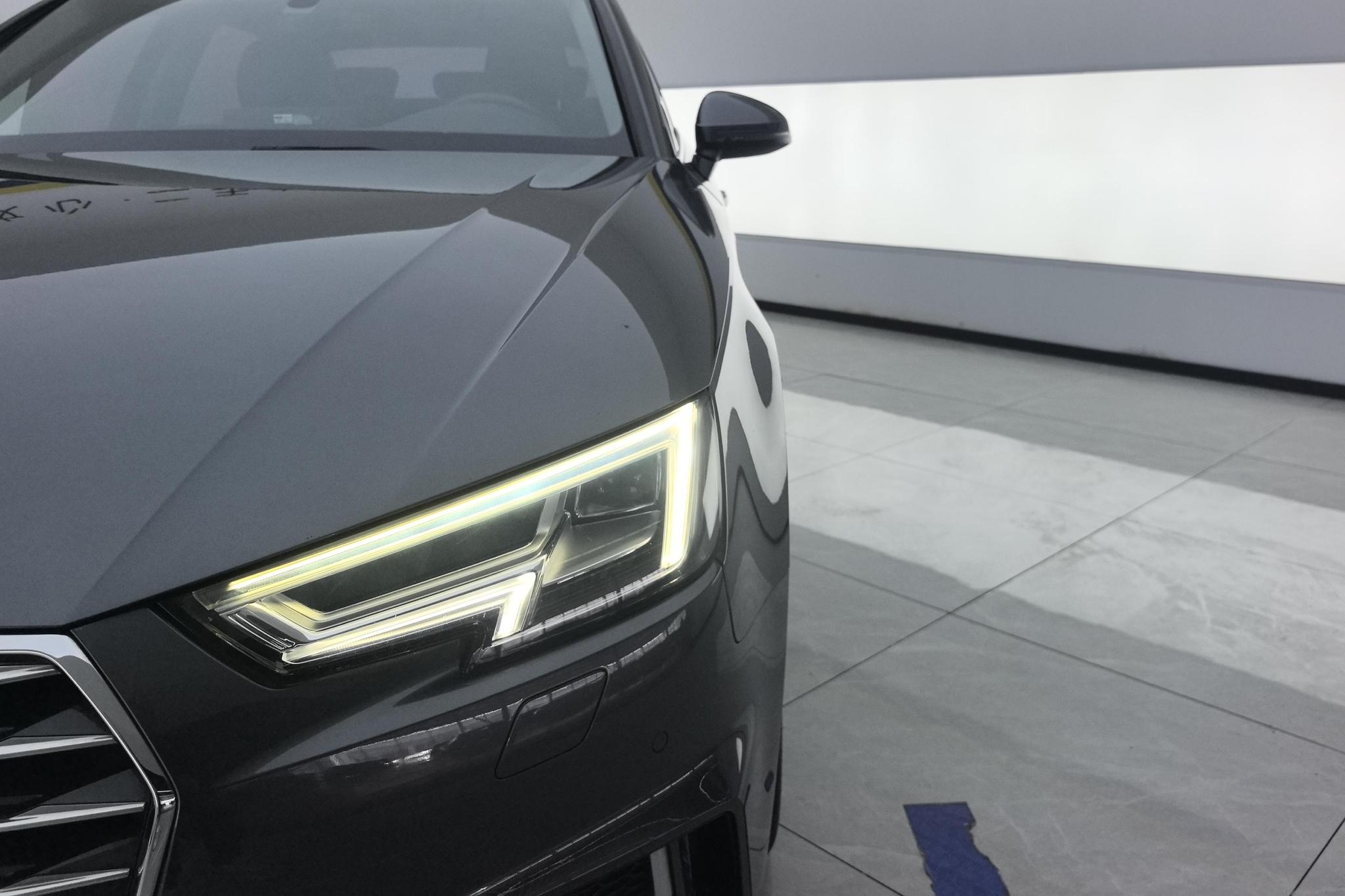 Audi A4L 2019 40 TFSI VI