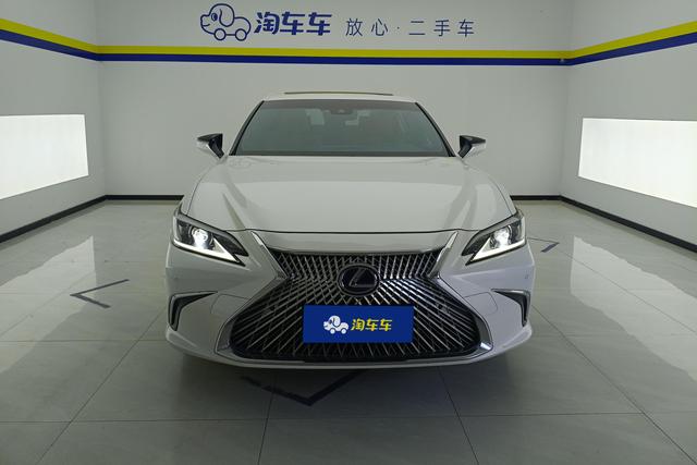 Lexus ES 2020 300h VI — фото 2