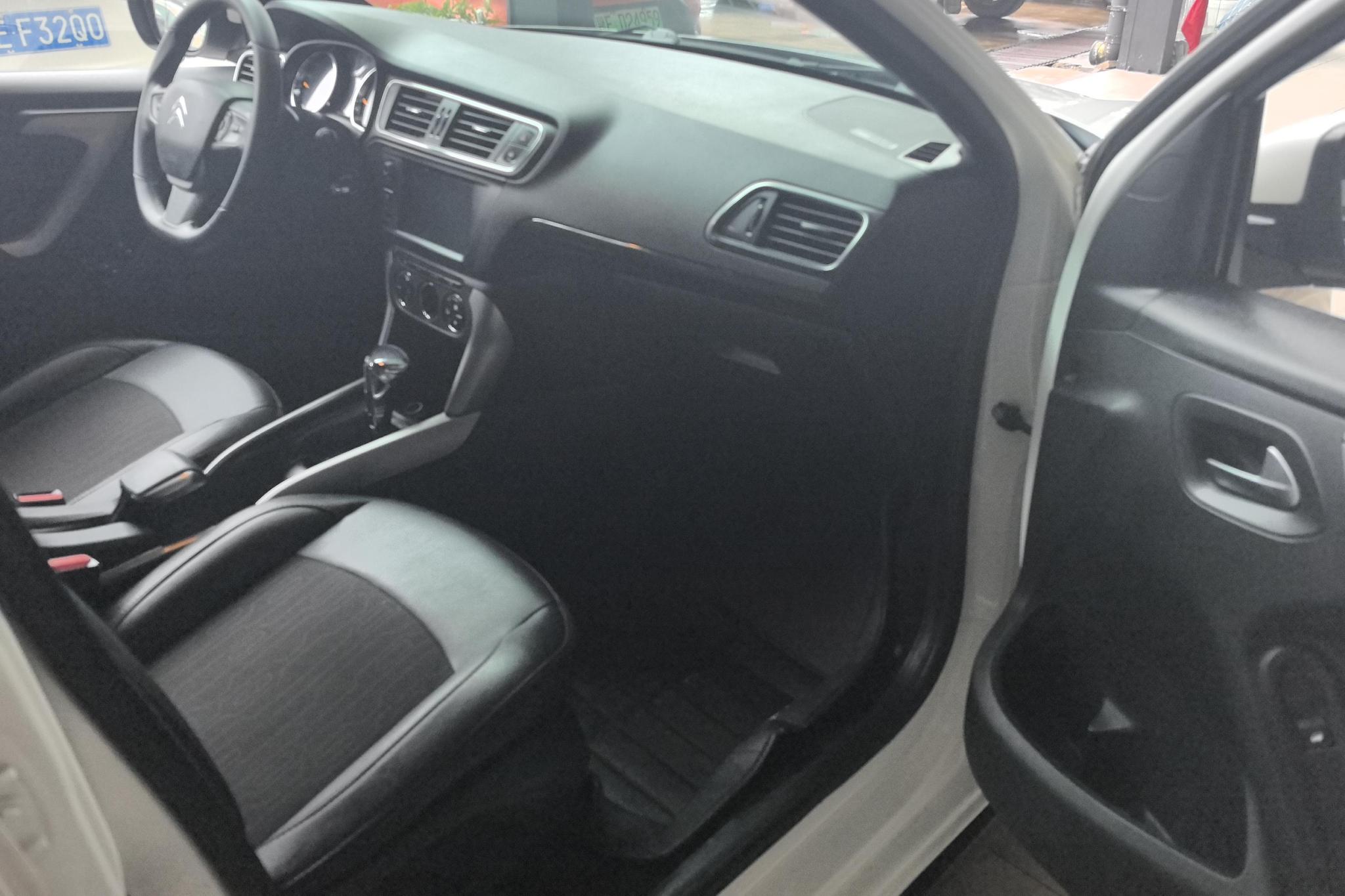 Citroen C3-XR 2015 1.6L AT