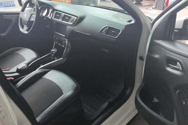 Citroen C3-XR 2015 1.6 L AT — фото 10