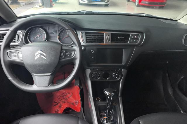 Citroen C3-XR 2015 1.6 L AT — фото 12