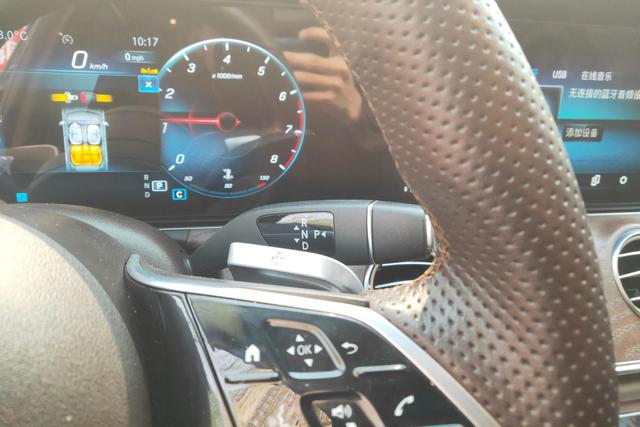 Mercedes-Benz E-Class 2023 E 300 L Luxury — фото 15