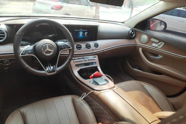 Mercedes-Benz E-Class 2023 E 300 L Luxury — фото 13