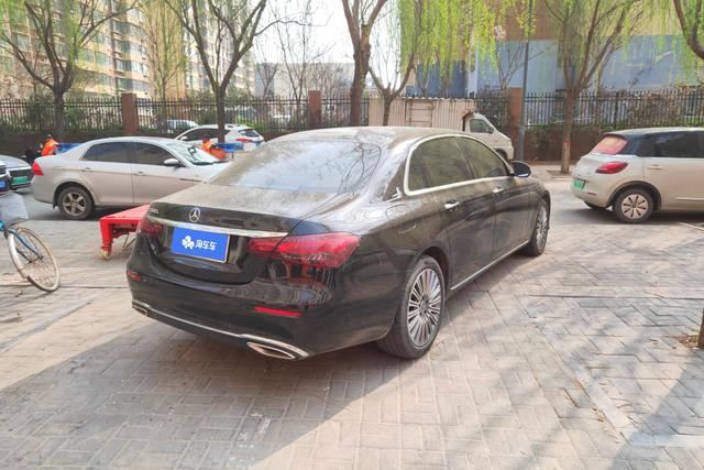 Mercedes-Benz E-Class 2023 E 300 L Luxury — фото 3