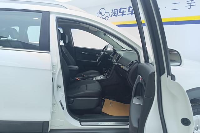Chevrolet Captiva 2015 2.4 L 2 WD 7 — фото 15
