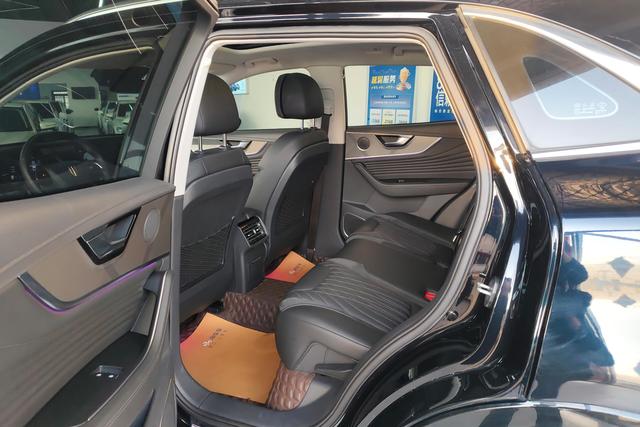 Hongqi HS5 2023 2.0 T 4 WD Pro — фото 15