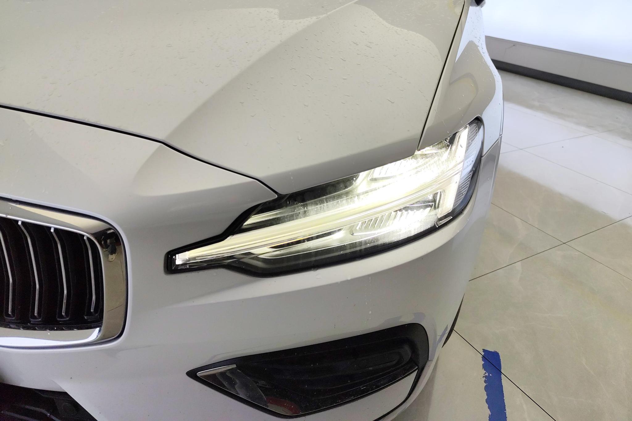 Volvo S60 2025 B4 Luxury