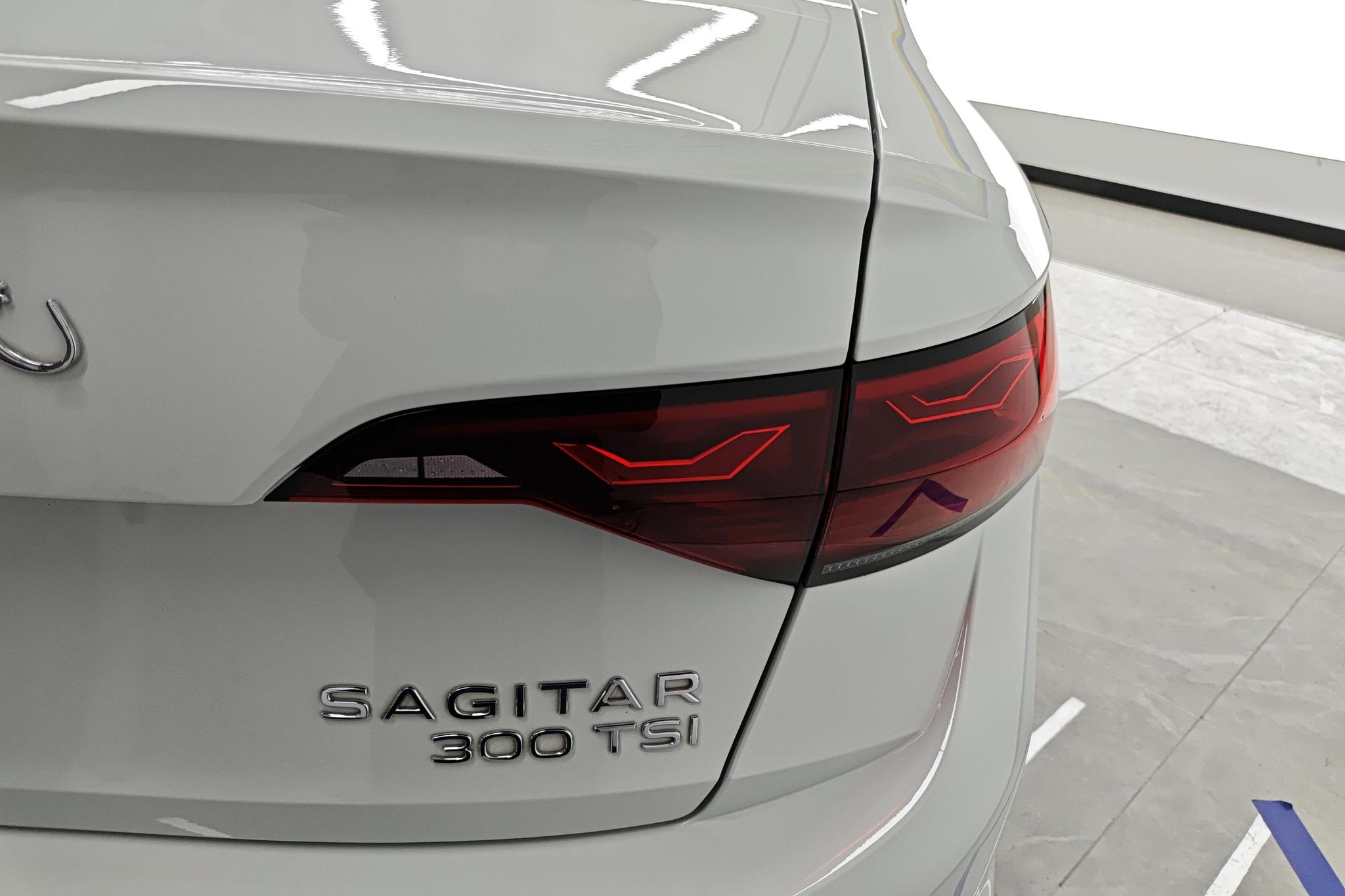 Volkswagen Sagitar 2023 300TSI DSG