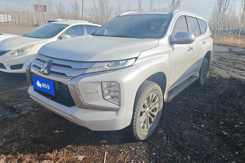 Mitsubishi Pajero (Import)