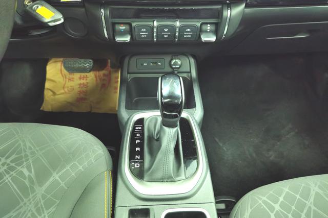 Dongfeng AX4 2020 200 T DCTLuxury — фото 14