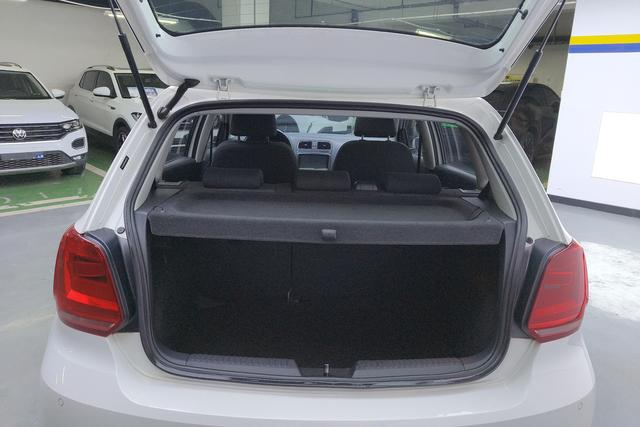 Volkswagen Polo 2016 1.6 L ATComfort — фото 17