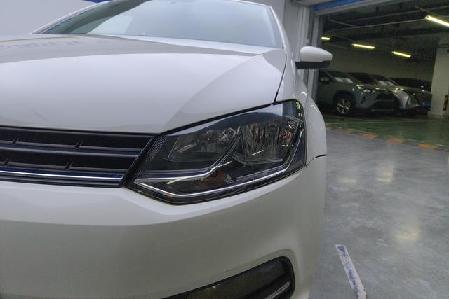 Volkswagen Polo 2016 1.6 L ATComfort — фото 4