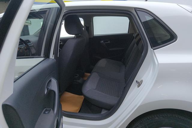 Volkswagen Polo 2016 1.6 L ATComfort — фото 16