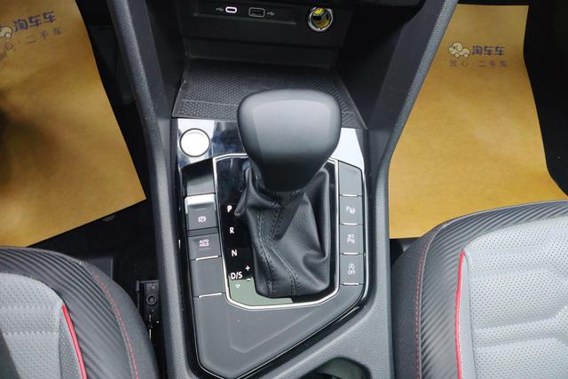 Volkswagen Tiguan L 2022 330 TSI AT 2 WDR-Line — фото 15