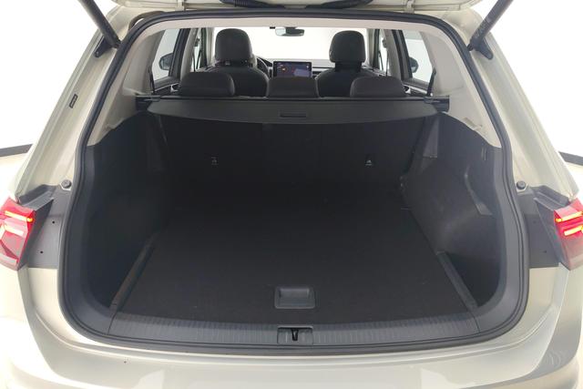 Volkswagen Tiguan L 2022 330 TSI AT 2 WDR-Line — фото 17