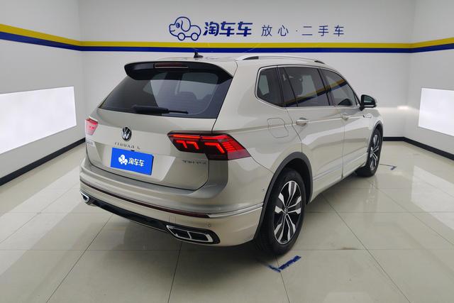 Volkswagen Tiguan L 2022 330 TSI AT 2 WDR-Line — фото 3