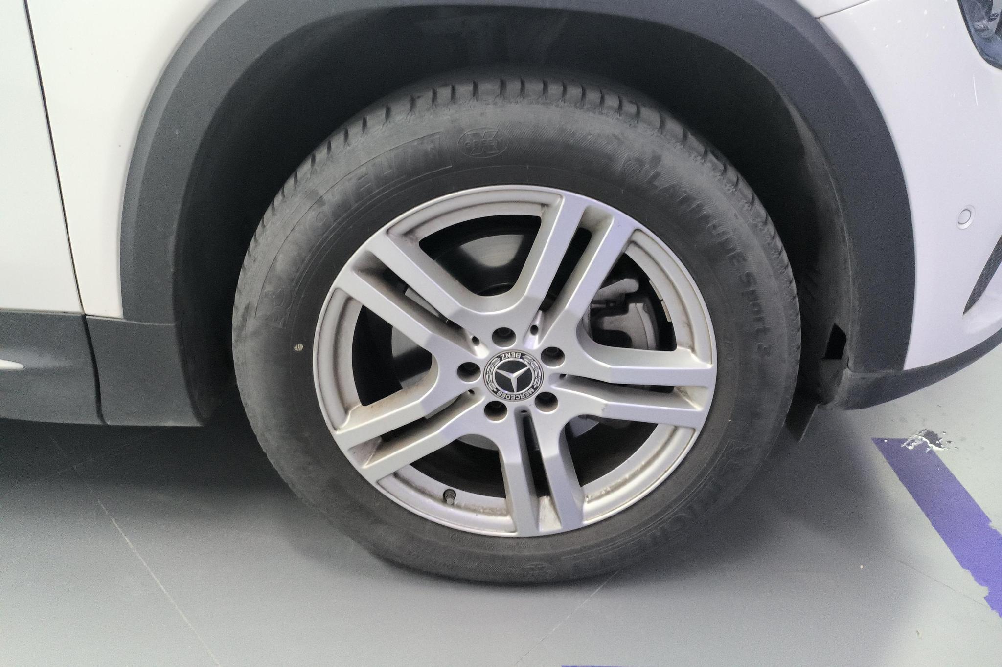Mercedes-Benz GLB 2022 GLB 220