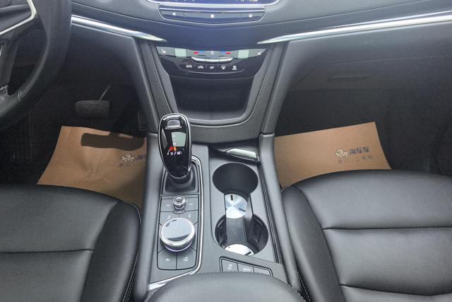 Cadillac XT5 2021 2.0 T Hybrid 4 WDLuxury — фото 15