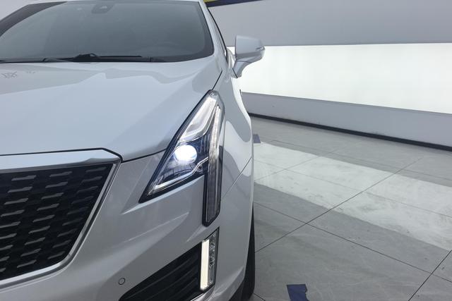 Cadillac XT5 2021 2.0 T Hybrid 4 WDLuxury — фото 4