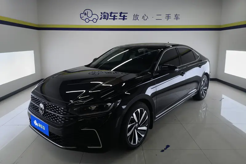 Volkswagen Passat — фото 1