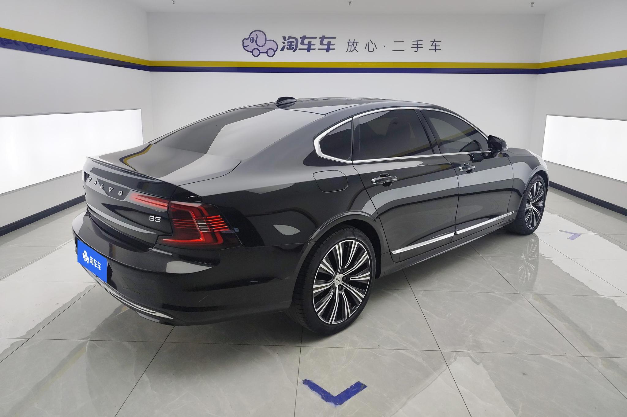 Volvo S90 2023 B5 Luxury