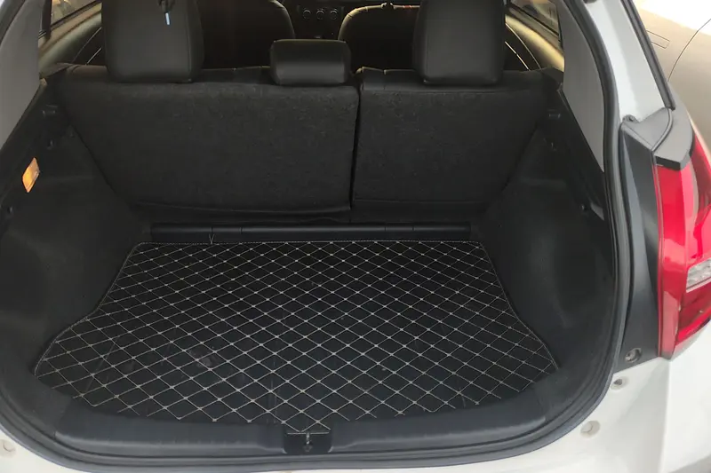 Toyota Yaris L — фото 9