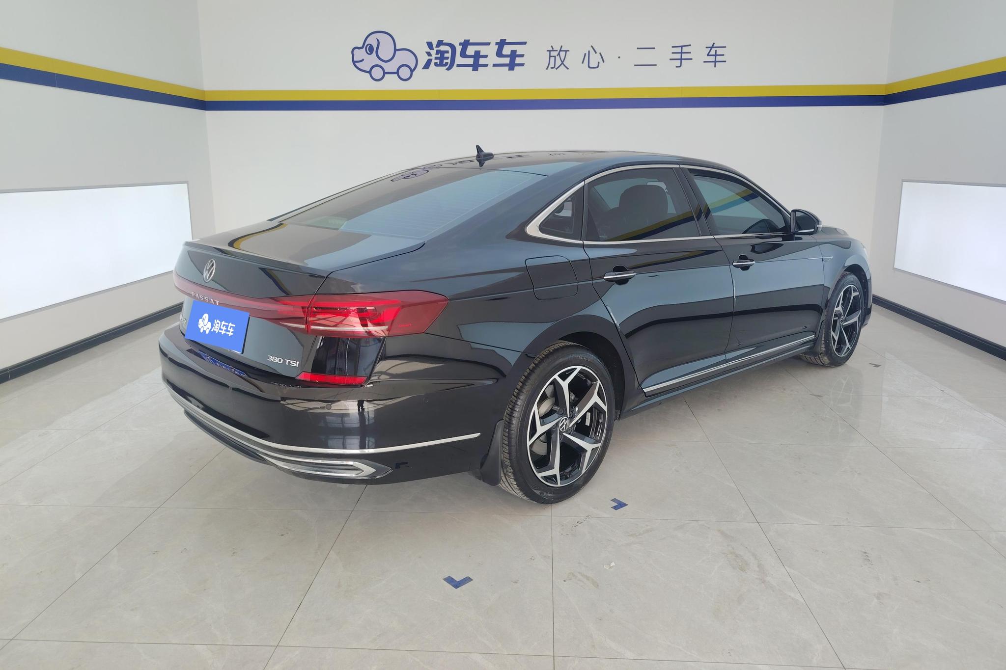 Volkswagen Passat 2024 380TSI
