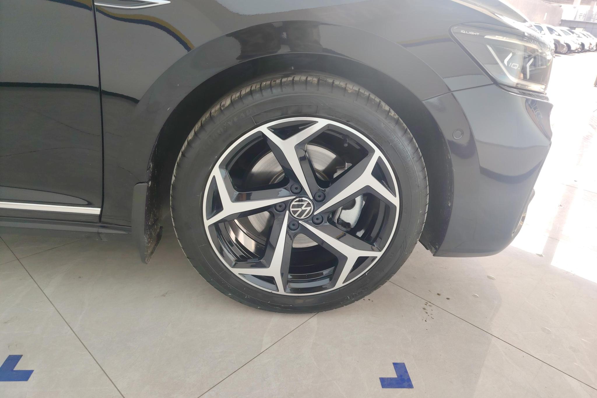 Volkswagen Passat 2024 380TSI