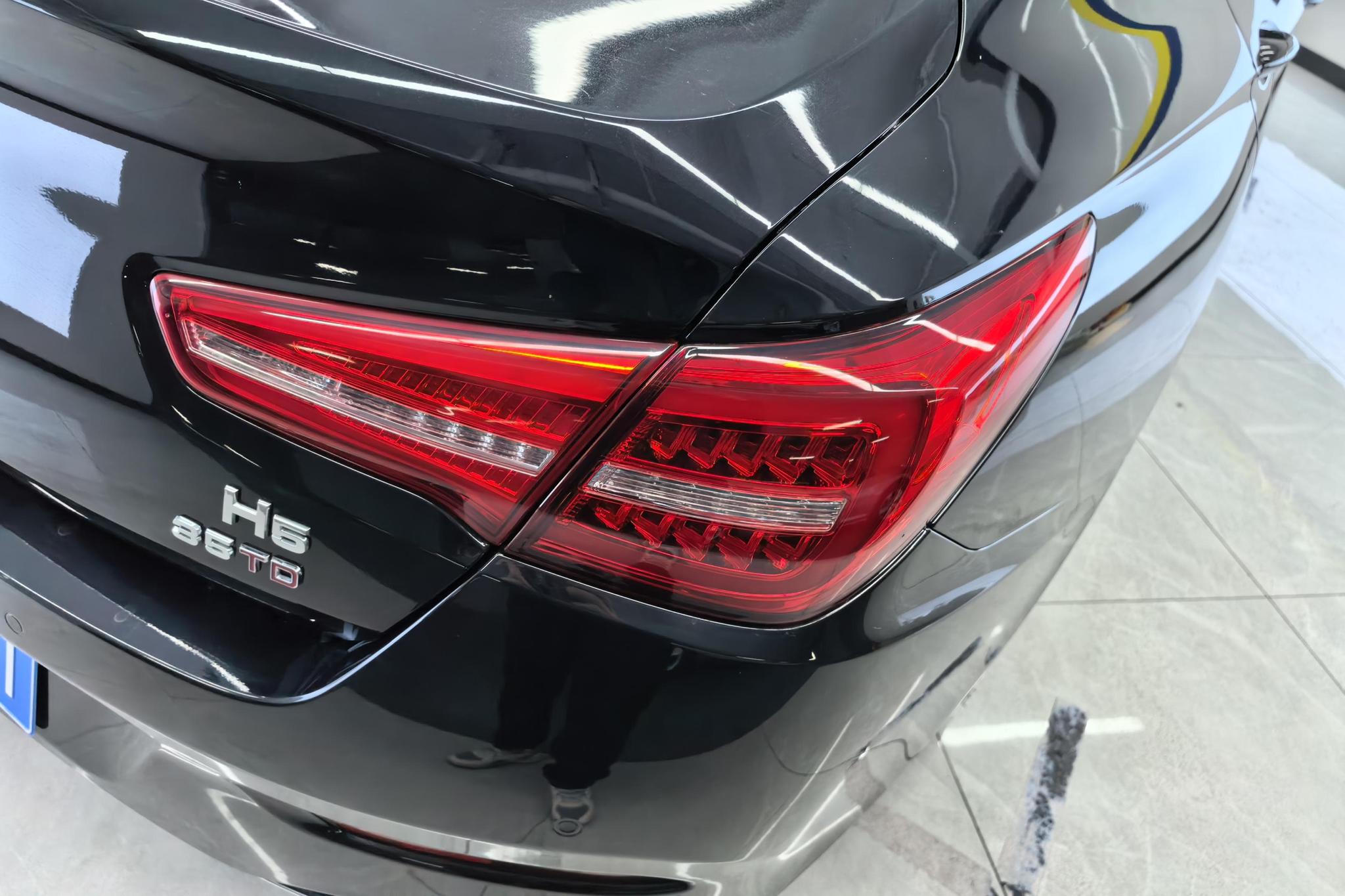Hongqi H5 2020 1.8T AT