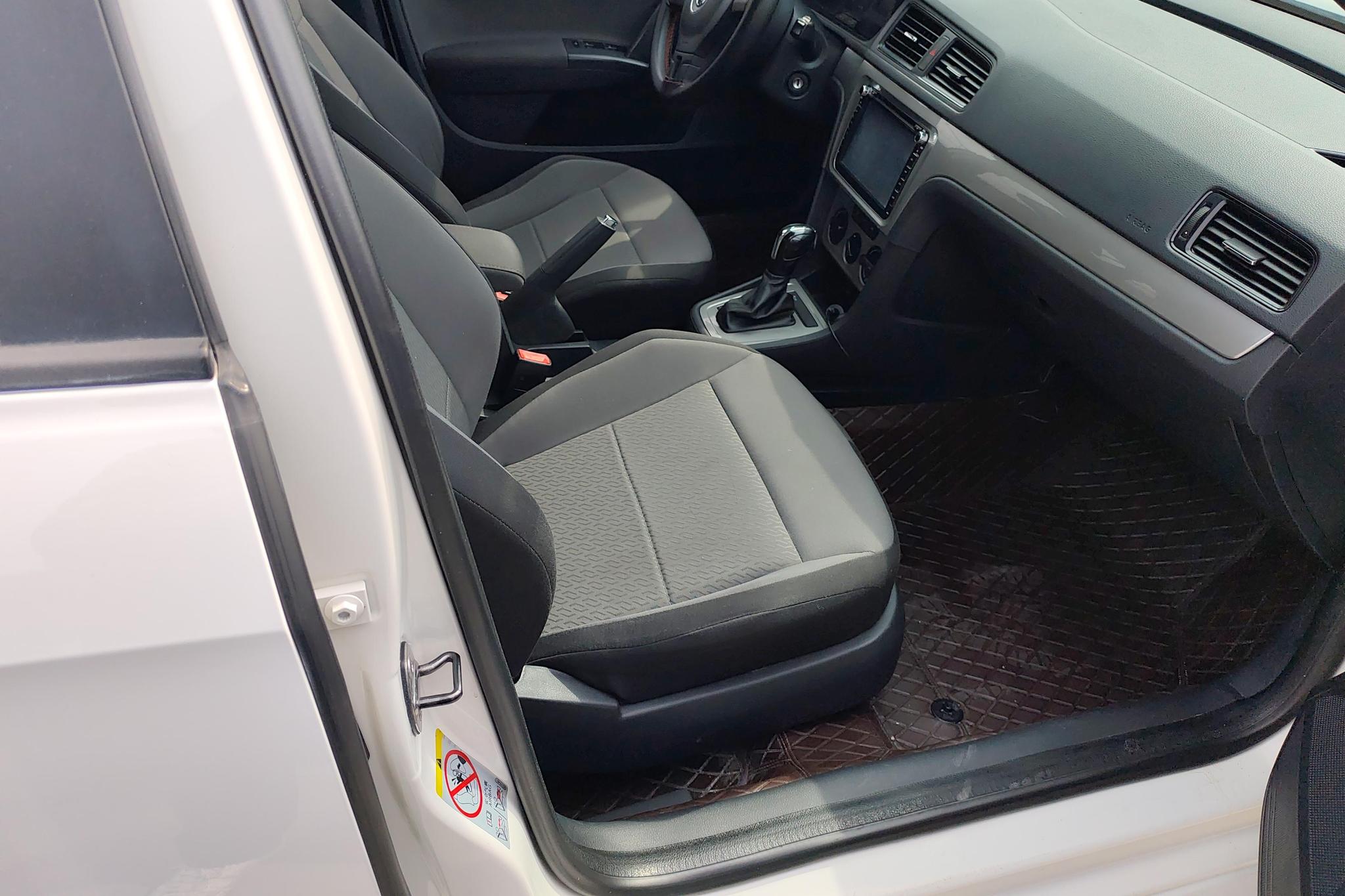 Volkswagen Gran Lavida 2013 1.6L AT
