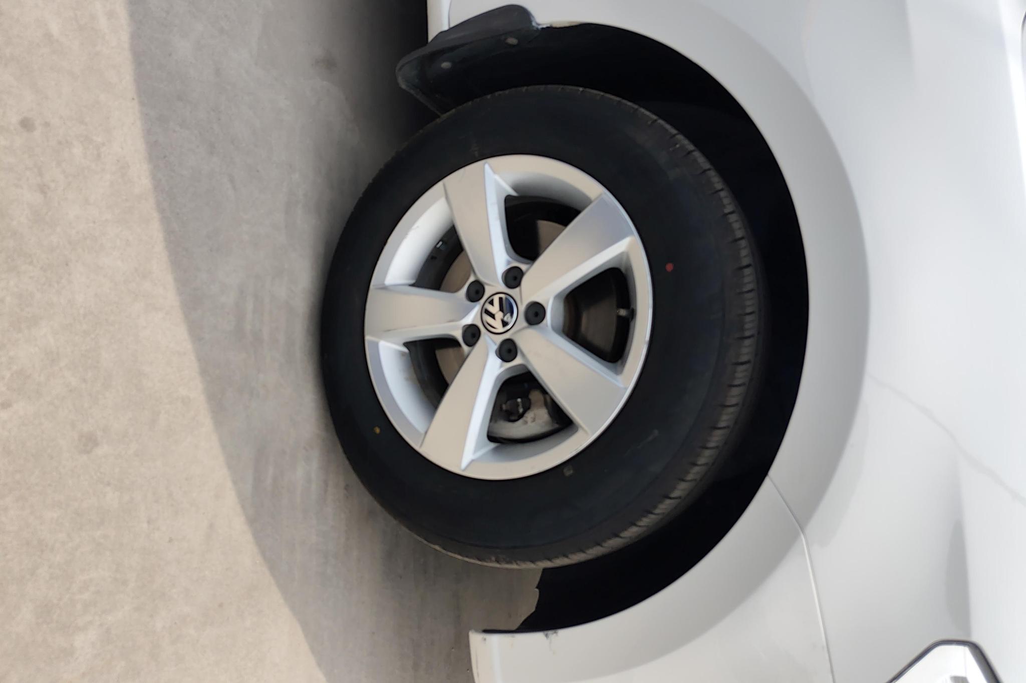 Volkswagen Gran Lavida 2013 1.6L AT