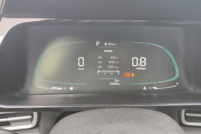 Hyundai Elantra 2023 1.5 L CVT GLX — фото 13
