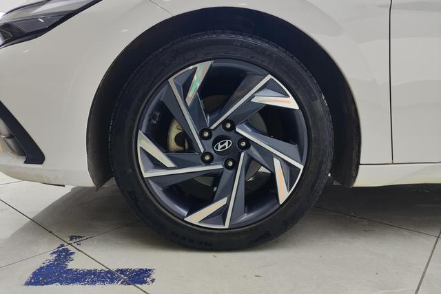 Hyundai Elantra 2023 1.5 L CVT GLX — фото 9