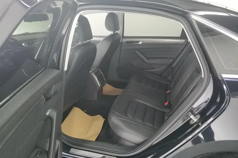 Volkswagen Passat — фото 11