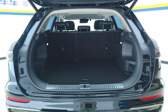 Hongqi HS5 2023 2.0 T Pro — фото 17