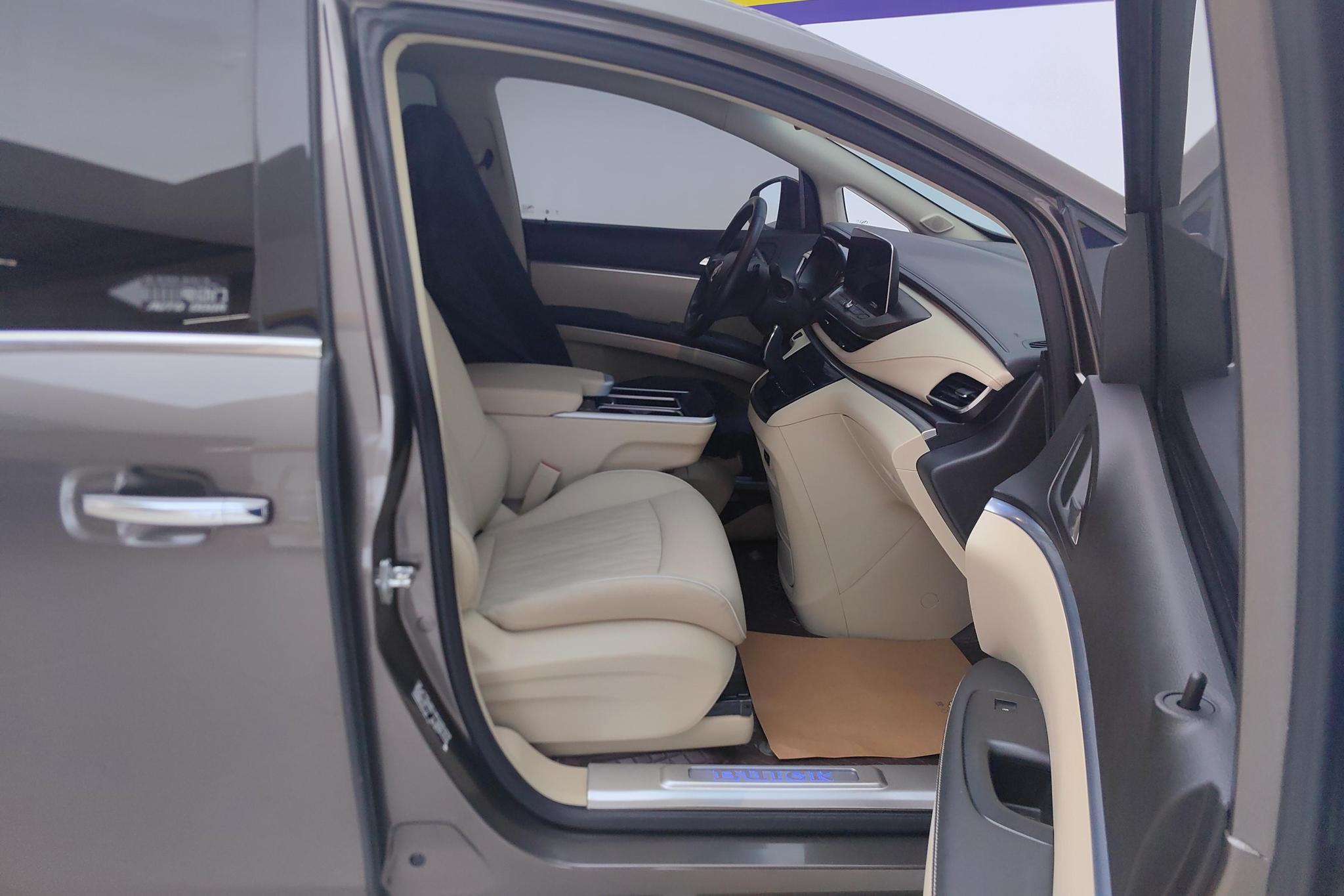 Buick GL8 2023 2.0T Luxury
