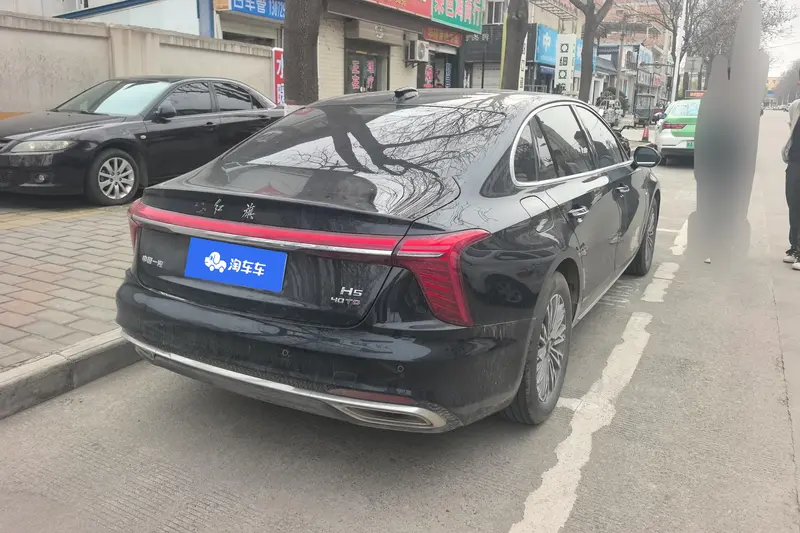 Hongqi H5 — фото 3