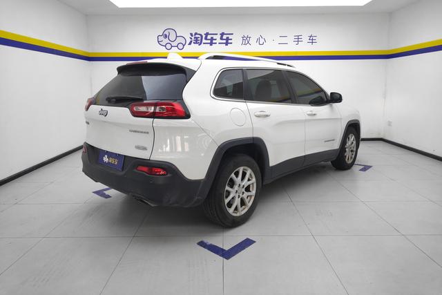 Jeep Cherokee 2016 2.4 L — фото 3