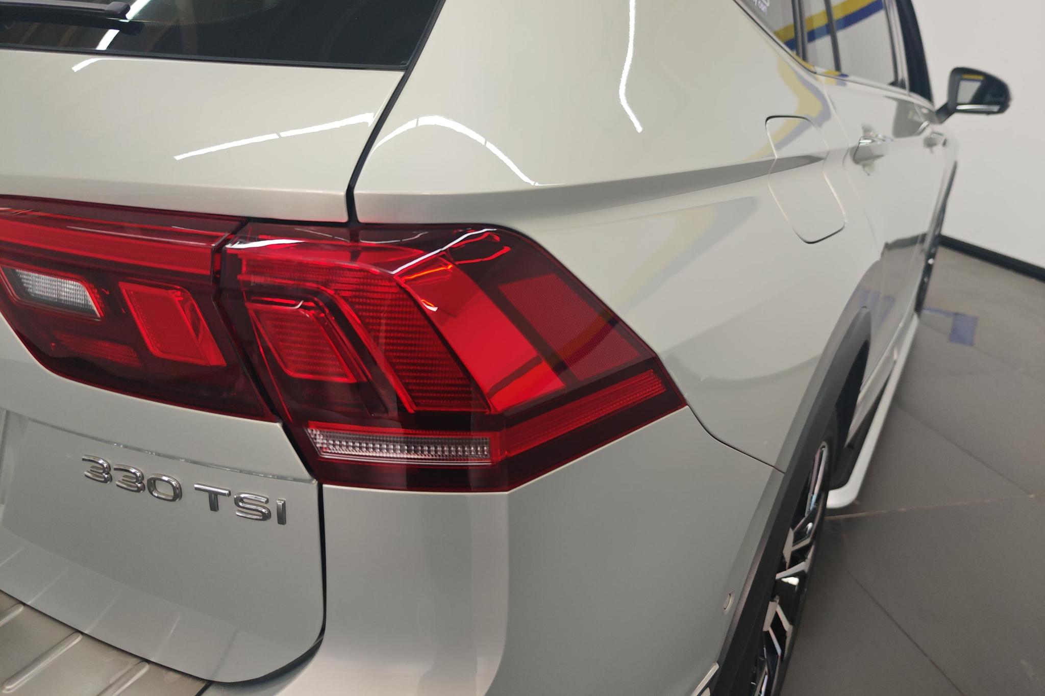 Volkswagen Tiguan L L 2021 330TSI AT R-Line