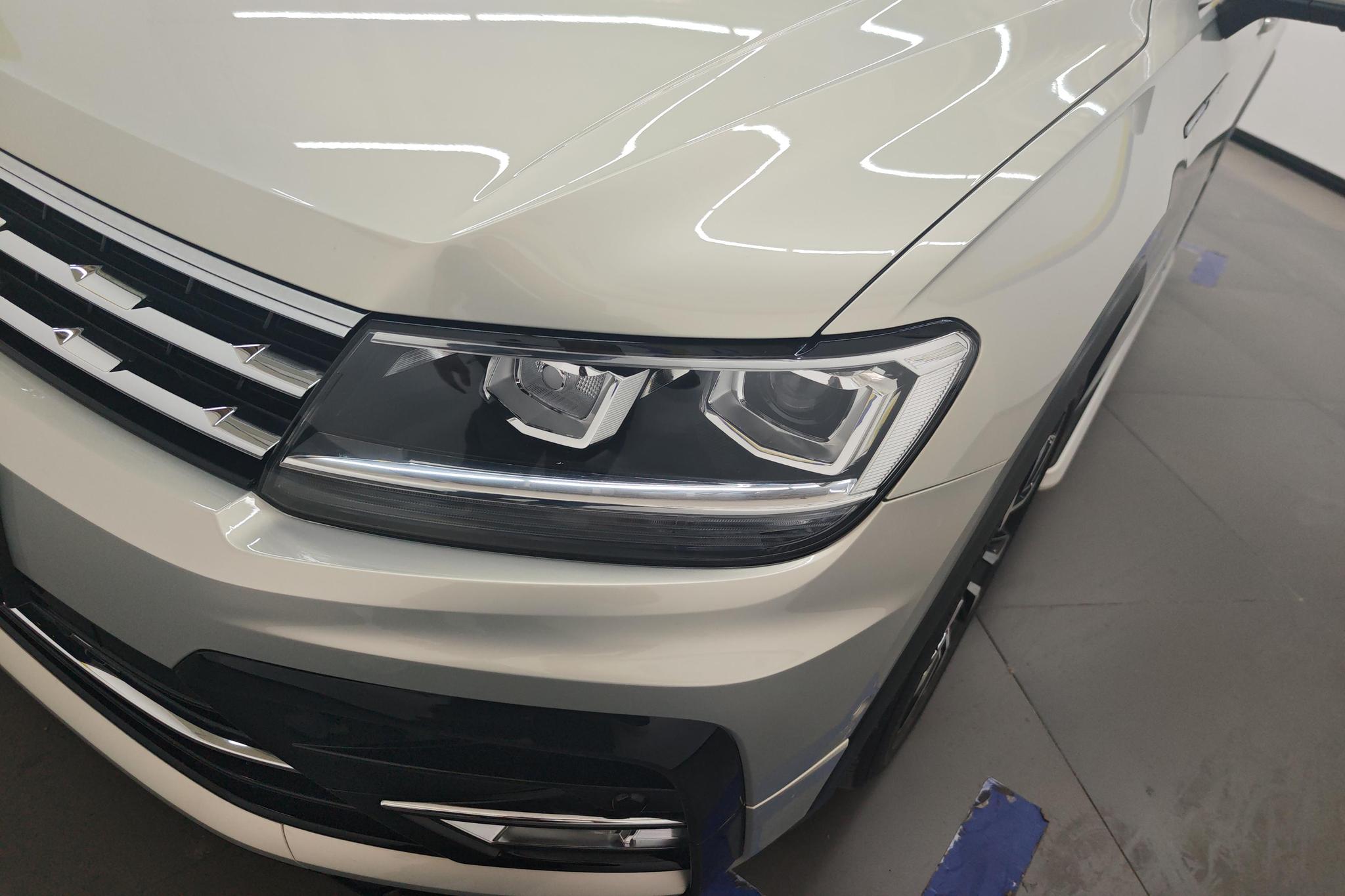 Volkswagen Tiguan L L 2021 330TSI AT R-Line