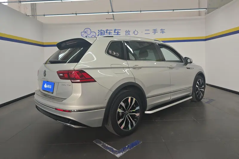 Volkswagen Tiguan L — фото 3
