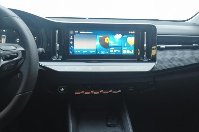 Wuling RM-5 2019 1.5 L MT 24 Elite 7 — фото 13