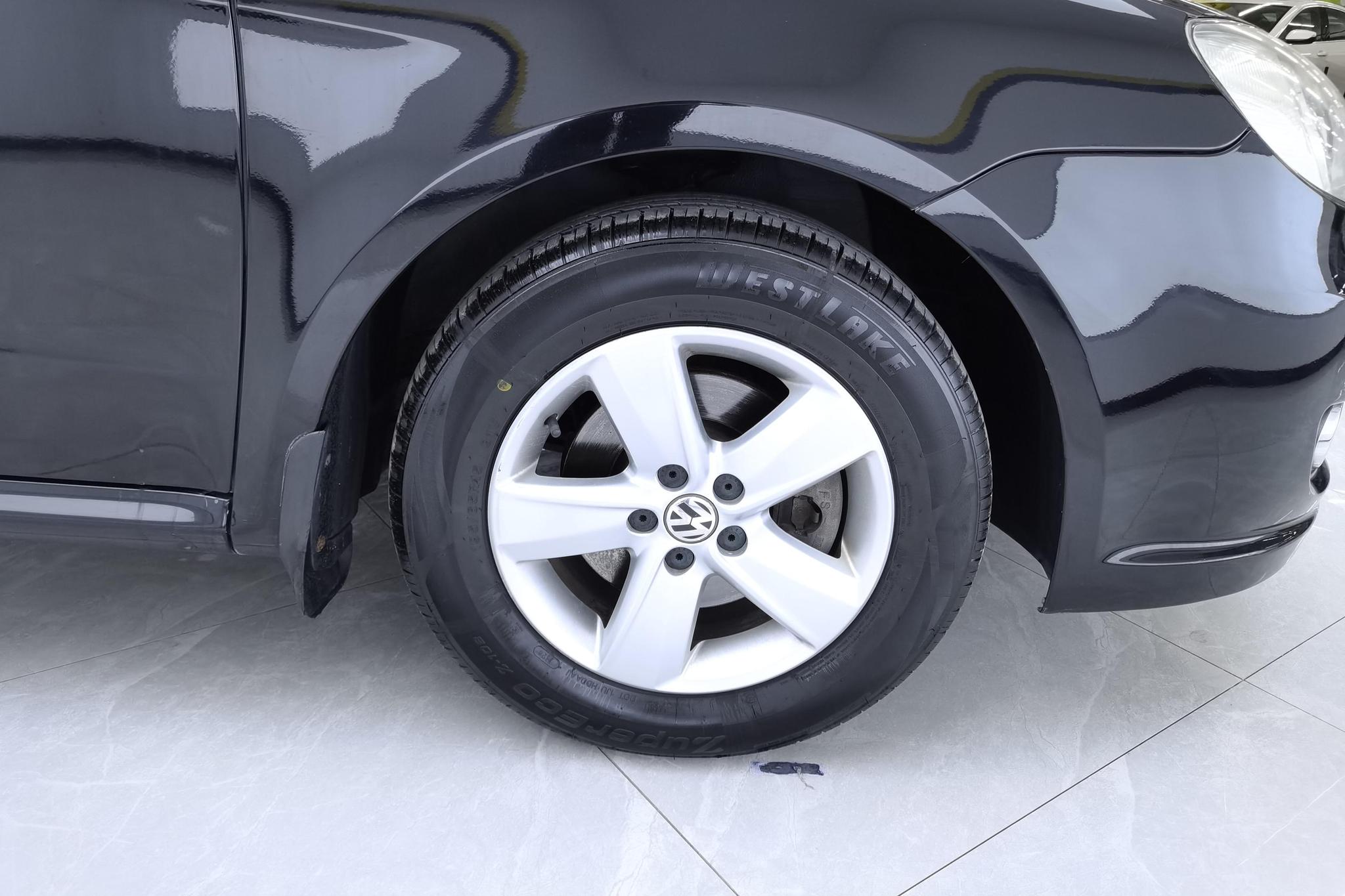 Volkswagen Lavida 2011 1.6L MT
