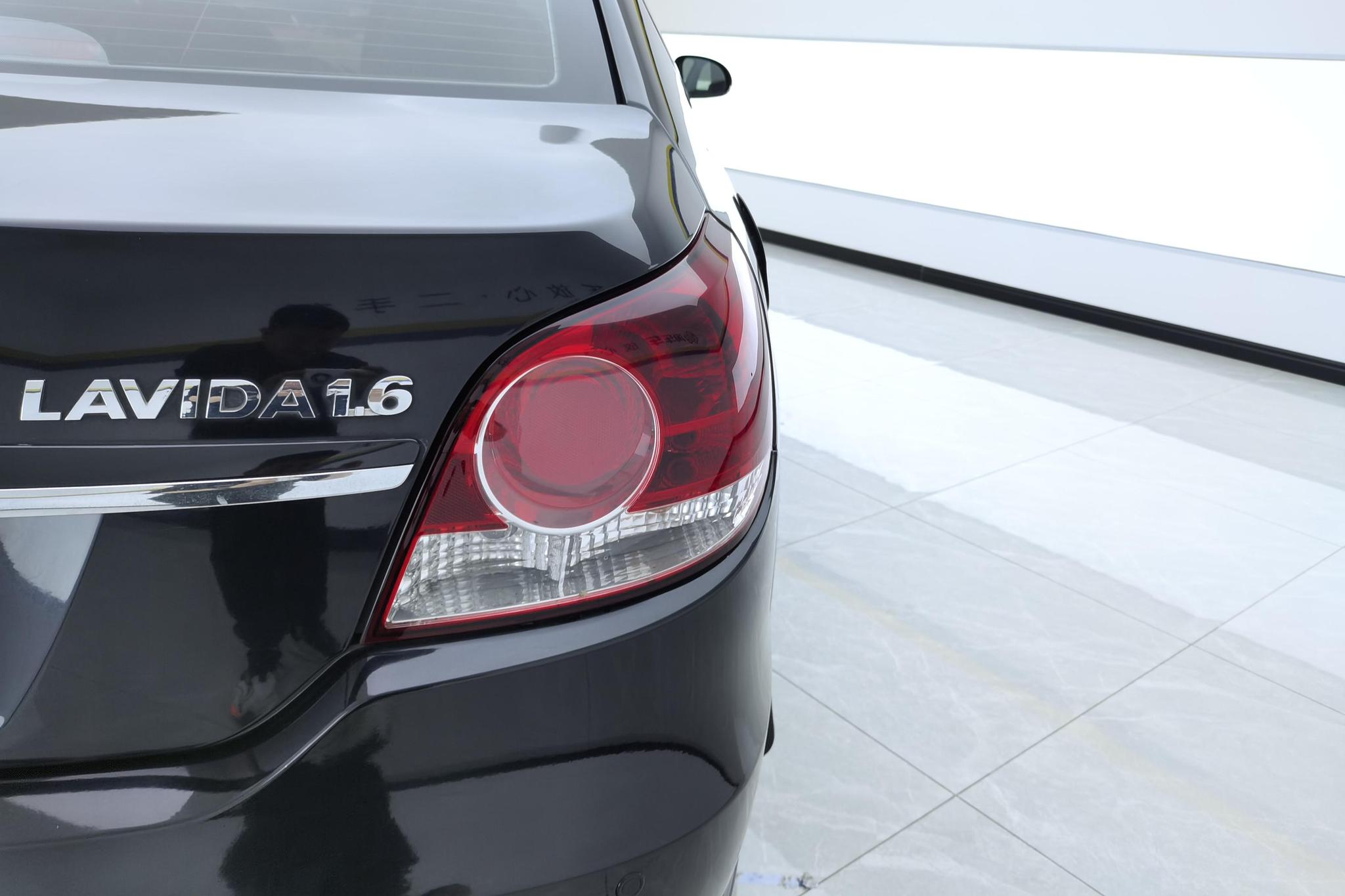 Volkswagen Lavida 2011 1.6L MT