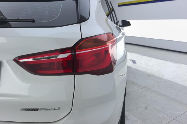 BMW X1 2018 Белый из Китая