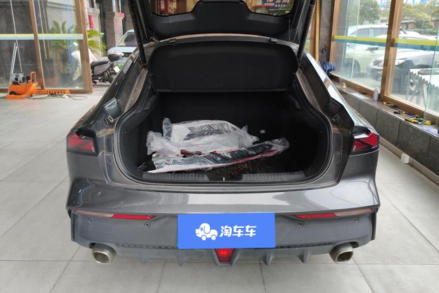 Changan UNI-V 2024 1.5 T — фото 3