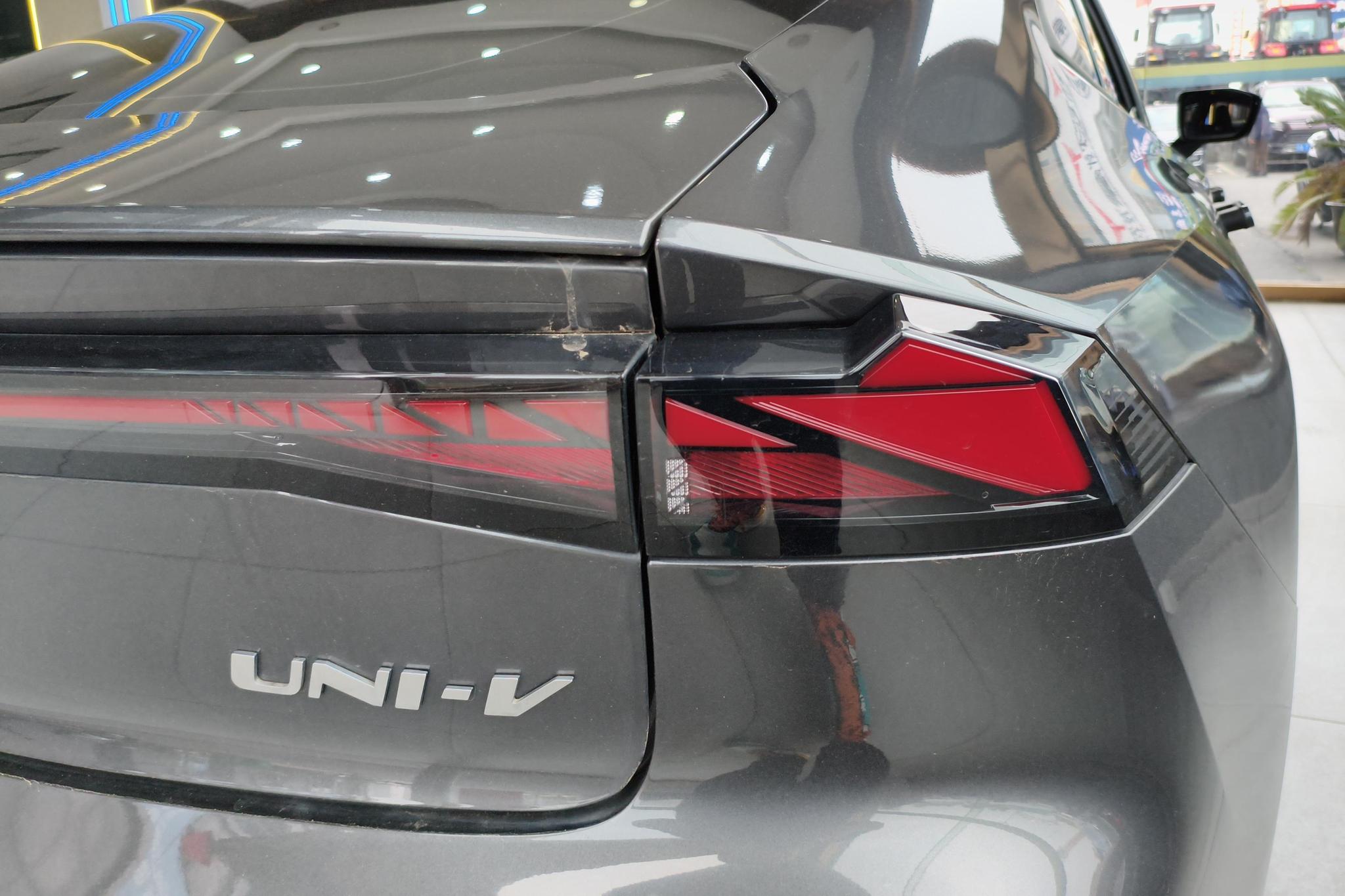 Changan UNI-V 2024 1.5T