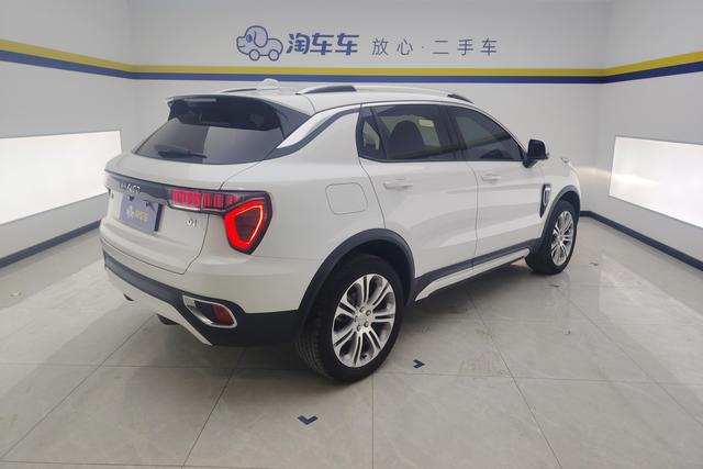 Lynk & Co 01 2019 2.0 T 2 WD Pro VI — фото 3